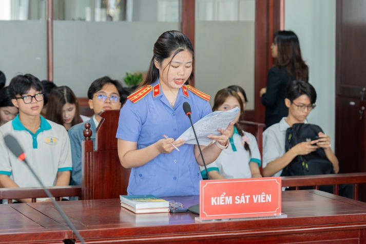 13Win 21 link không chặn Khoa Luật 13WIN13 thực hành Phiên tòa giả định tại Ngày hội Pháp luật nước CHXHCN Việt Nam 73