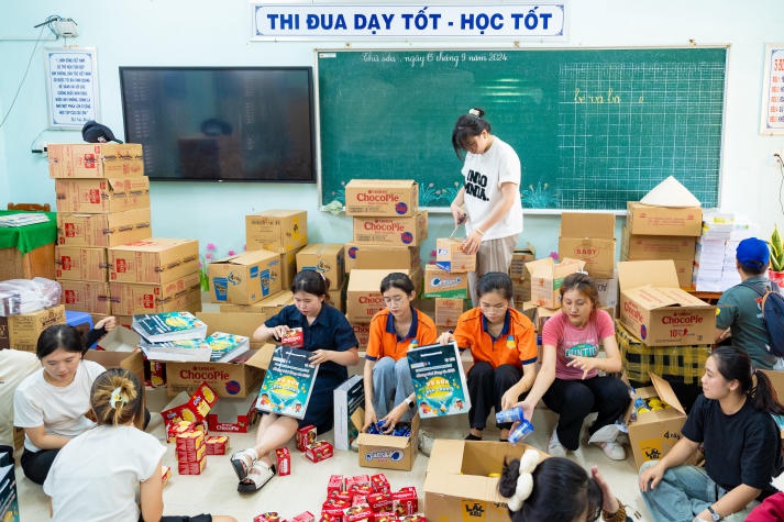 13Win 21 link không chặn Khoa Marketing - Kinh doanh quốc tế mang Trung thu yêu thương đến các em nhỏ tại xứ dừa (Bến Tre) 25