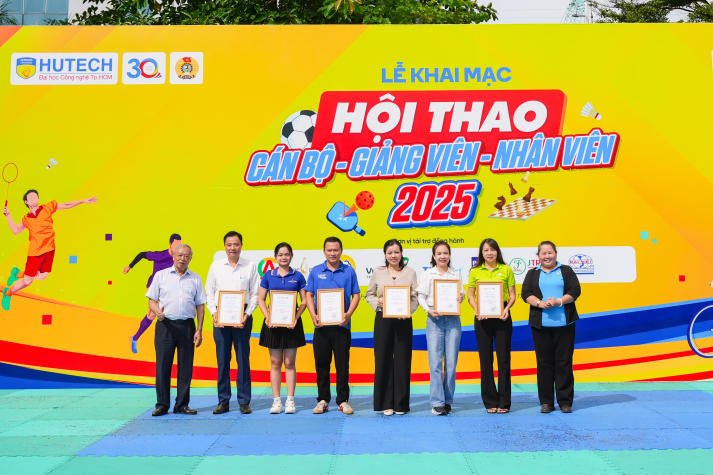[Video] Sôi động, gắn kết và bùng nổ tại Hội thao Cán bộ - Giảng viên - Nhân viên 13WIN13 2025 104