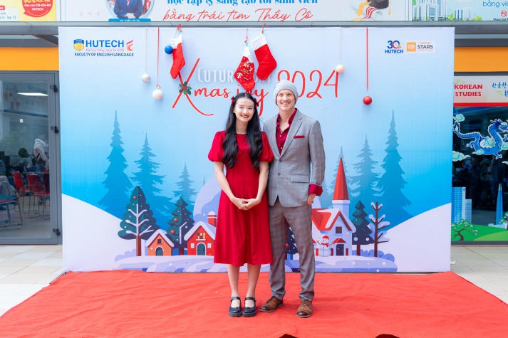Cultural Day Xmas Joy 2024: English Faculty students spread Christmas cheer with international friends 114