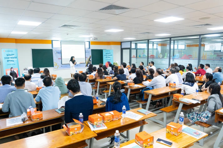 Chuyên gia NXB ĐH Cambridge Việt Nam chia sẻ kỹ năng thiết kế hoạt động dạy và học phân hoá cho 13Win22 con - Tải app về điện thoại nhận lì xì Khoa Tiếng Anh 44