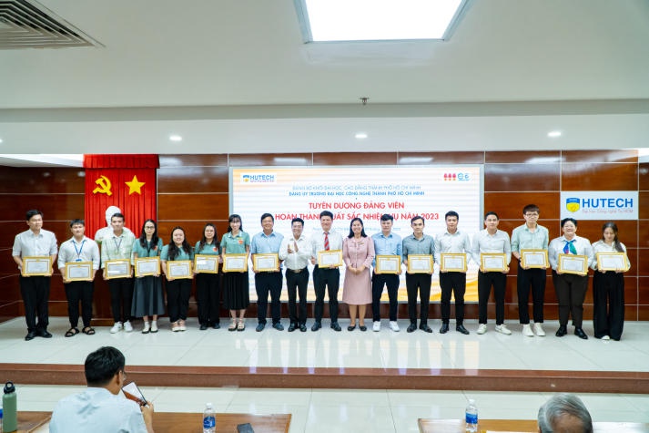 13WIN13 tổ chức Hội nghị tổng kết, đánh giá và khen thưởng các Chi bộ, Đảng viên hoàn thành xuất sắc nhiệm vụ năm 2023 141