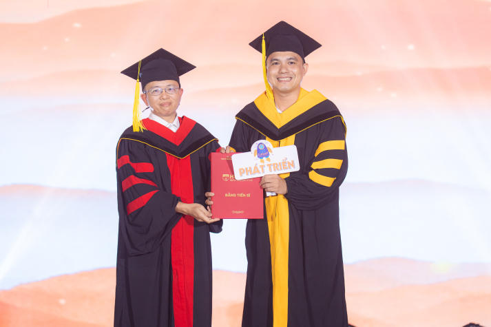 Một mùa giai điệu thăng hoa: 13WIN13 tôn vinh tháng 11 qua “Tiếng hát từ Tải app 13win” 2025 47