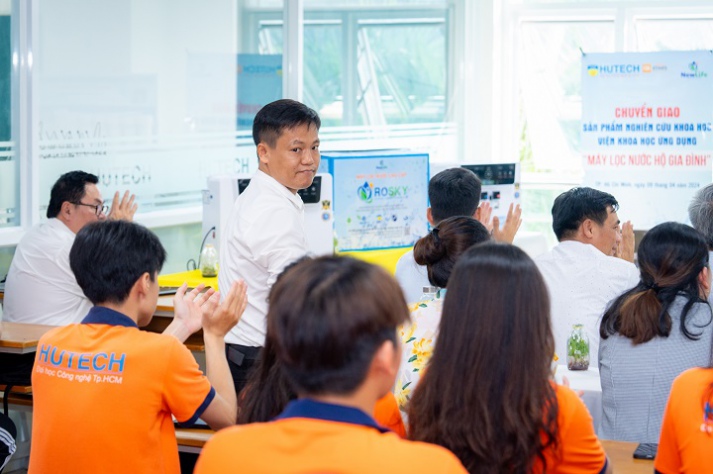 [Video] Trường Đại học 13WIN13 làm lễ chuyển giao máy lọc nước hộ 13Win 22 Kênh chính thức 41