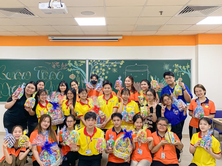 Chiến sĩ Khoa Quản trị 13Win002 Truy cập link - Nhà hàng - Khách sạn khơi dậy yêu thương qua chiến dịch Xuân tình nguyện 2025 54