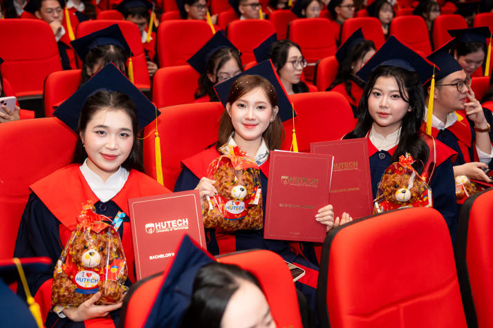 13WIN13 vinh danh những gương mặt xuất sắc trong 13Win 21 kênh chính thức và rèn luyện tại Lễ trao bằng 13Win13 link đăng nhập 42