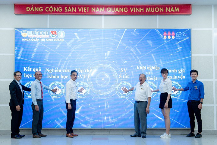 Hơn 400 Tải app 13Win Sòng Bài Trực Tuyến 13win.Com được vinh danh và khen thưởng 39