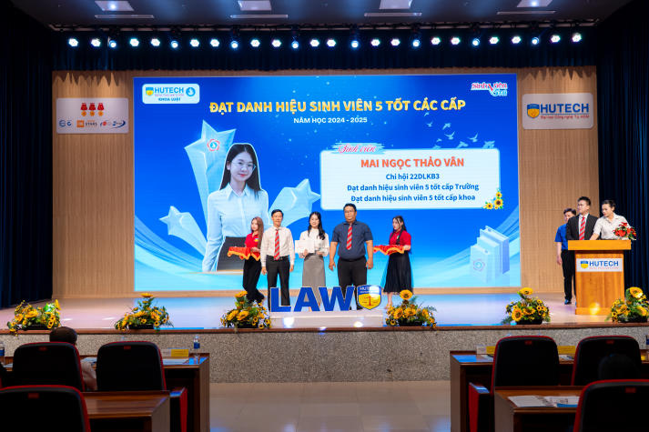 Vinh danh nỗ lực Tải app 13Win Khoa Luật 13WIN13, khởi động phong trào năm học mới  2025-2026 48