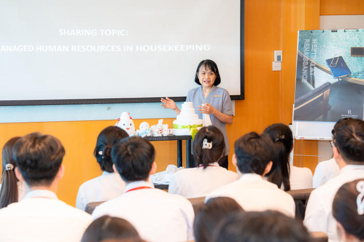 [Video] Không gian 5 sao trở thành lớp học: 13Win 21 link không chặn Quản trị khách sạn trải nghiệm tại Hilton Saigon và Renaissance Saigon 89