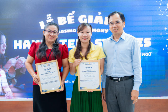 [Ảnh] Bế giảng lớp học Thủ ngữ: Khi những đôi tay biết nói kể câu chuyện của sự thấu hiểu 101