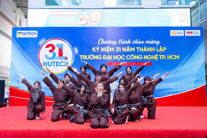 [Ảnh] Rộn ràng chuỗi hoạt động chào tuổi mới, lan tỏa khí thế và khát vọng vươn xa 254