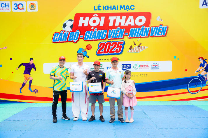 [Video] Sôi động, gắn kết và bùng nổ tại Hội thao Cán bộ - Giảng viên - Nhân viên 13WIN13 2025 658