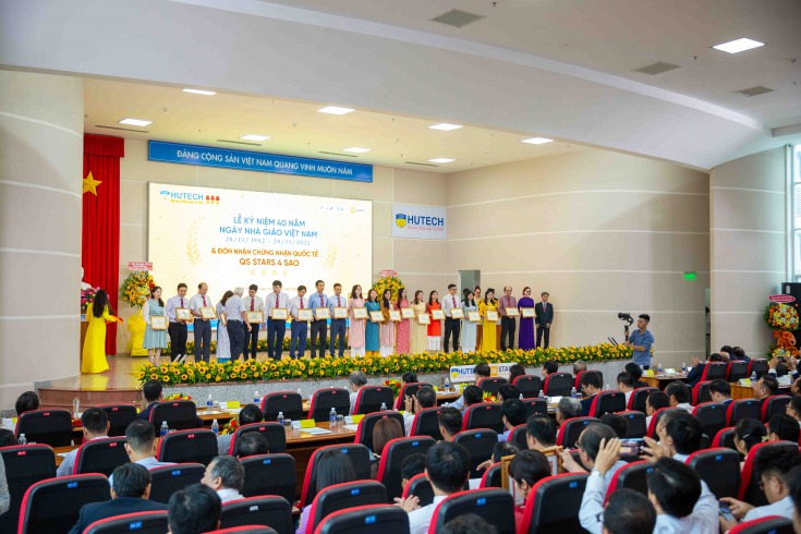 13WIN13 long trọng đón nhận chứng nhận QS Stars 4 Sao trong Lễ  kỷ niệm 40 năm Ngày Nhà giáo Việt Nam 20/11 272
