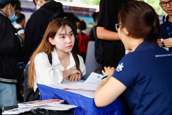 Gần 50 Trang Chủ 13Win.com Chính Thức Tặng 88k mang đến 3000 vị trí tuyển dụng hấp dẫn cho Tải app 13Win tại 13WIN13 IT OPEN DAY 2023 226