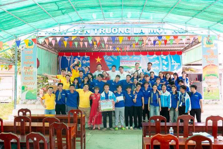 Trang Chủ Sòng Bạc 13win.com Uy Tín 13WIN13 tiếp sức chiến sĩ Mùa hè xanh 2025 tại mặt trận Đồng Tháp 104