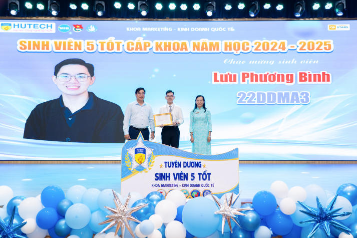 Nhiều kỳ vọng từ Hội nghị tổng kết và phát động phong trào Tải app 13Win năm học 2025-2026 của Khoa Marketing - Kinh doanh quốc tế 68