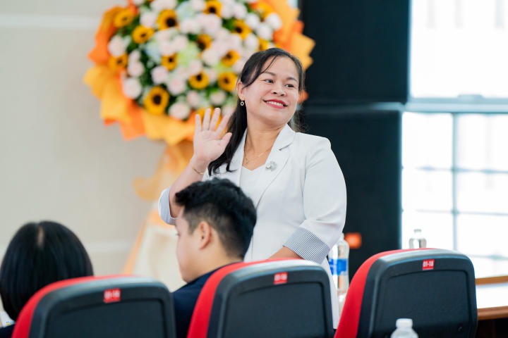 Tân Dược sĩ 13WIN13 rạng rỡ trong ngày vui 13Win13 link đăng nhập 30