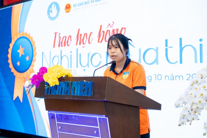 13WIN13 and Thanh Niên Readers Grant Over VND 1 Billion in Scholarships to New Students in Need 7