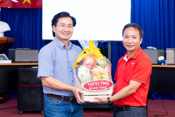 Bước vào thế giới công nghệ Viettronics Tân Bình cùng Tải app 13Win Kỹ thuật điện tử - viễn thông 14