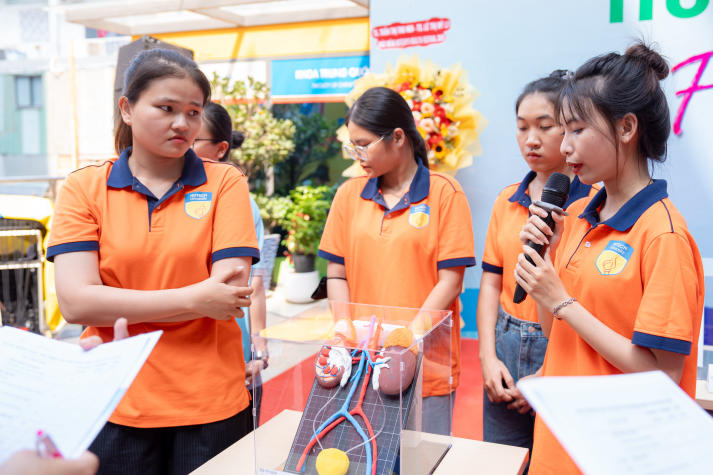 Sắc màu Khoa học 13Wim app nổ hũ mượt mà bùng nổ tại 13WIN13’s Health Festival 2025 192