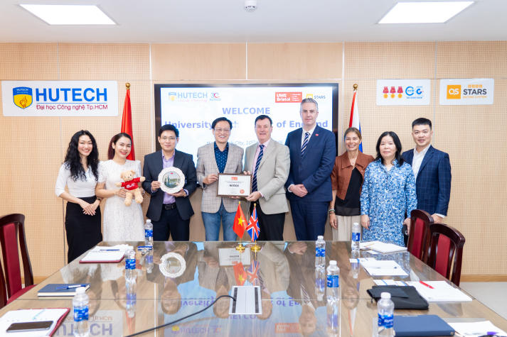 Học chuẩn Anh Quốc tại 13WIN13 cùng chương trình Cử nhân UWE Bristol 49