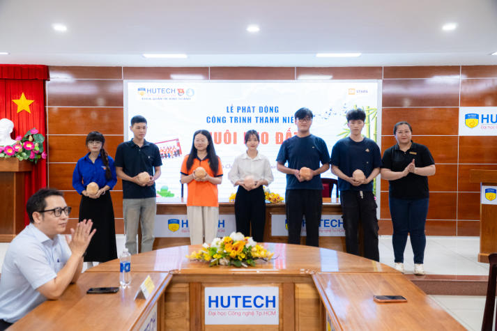 13Win 21 link không chặn Sòng Bài Trực Tuyến 13win.Com “Nuôi heo đất”, gây quỹ yêu thương 55