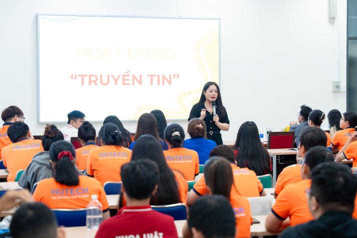 Ban cán sự lớp 13WIN13 học kỹ năng kết nối tập thể bằng lắng nghe và thấu cảm 28