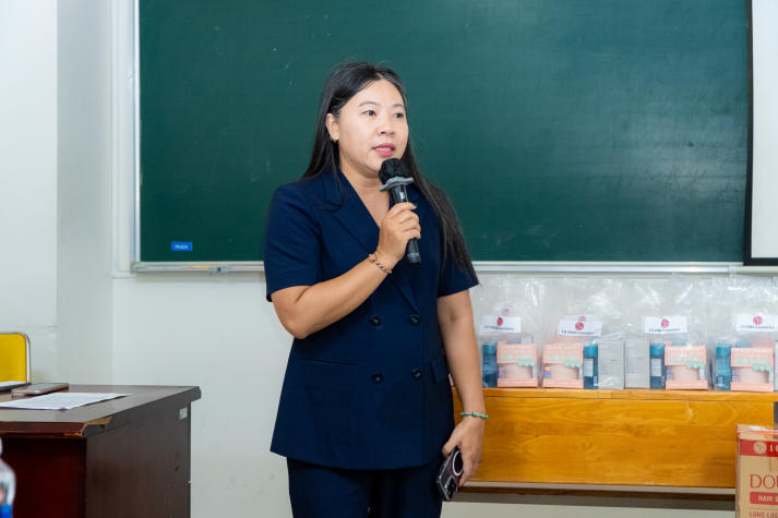 Đồng hành cùng ước mơ: KOCHAM trao quà khích lệ tinh thần Tải app 13Win Khoa Hàn Quốc học 33