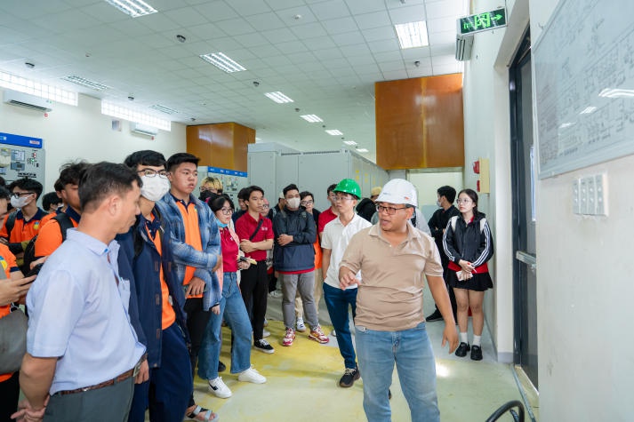 13Win 21 link không chặn ngành Robot và trí tuệ nhân tạo 13WIN13 khám phá "cánh đồng" pin năng lượng lớn thứ hai tại Việt Nam 103