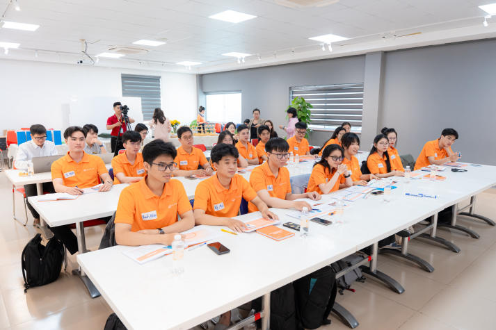 [Video] 13Win 21 link không chặn 13WIN13 tìm hiểu kiến thức ngành công nghệ tài chính cùng chuyên gia Hanwha Life 32