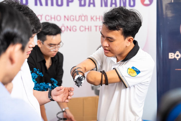 “Cụt yêu đời” Nguyễn Ngọc Nhứt trở thành tân Quán quân 13WIN13 Startup Wings 2024 22