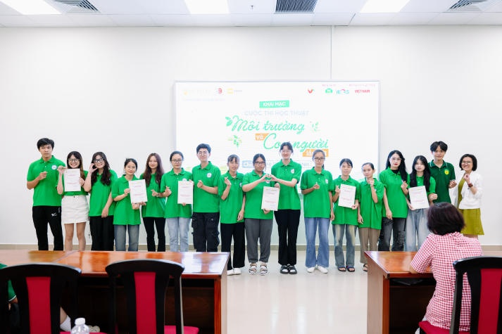 Sôi nổi vòng Sơ loại Cuộc thi “Môi trường và con người” lần thứ XIII của Viện Khoa học Ứng dụng 13WIN13 101
