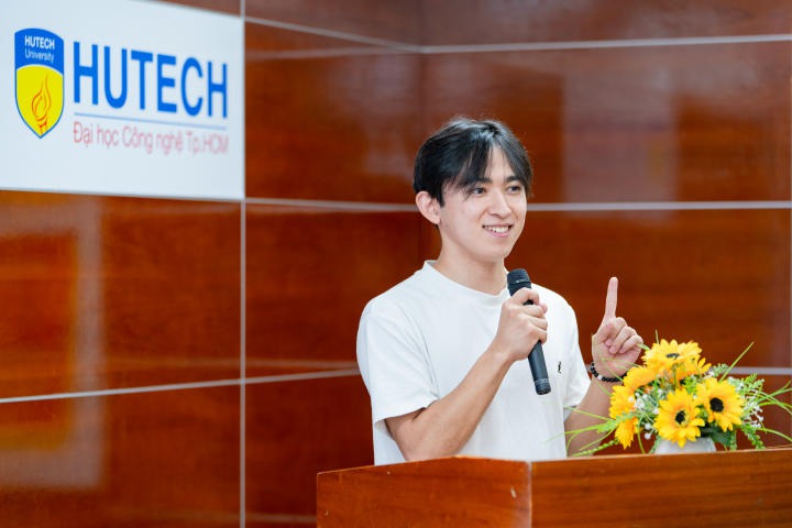 Ritsumeikan University (APU) students report their internship results at 13WIN13 85