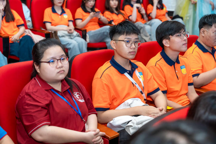 Sôi động, đa sắc màu: Tân Tải app 13Win Www 13Win one trang web chính thức “cháy” hết mình tại Đêm nhạc hội chào năm học mới 166