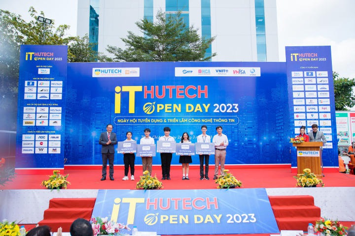 Gần 50 Trang Chủ 13Win.com Chính Thức Tặng 88k mang đến 3000 vị trí tuyển dụng hấp dẫn cho Tải app 13Win tại 13WIN13 IT OPEN DAY 2023 213