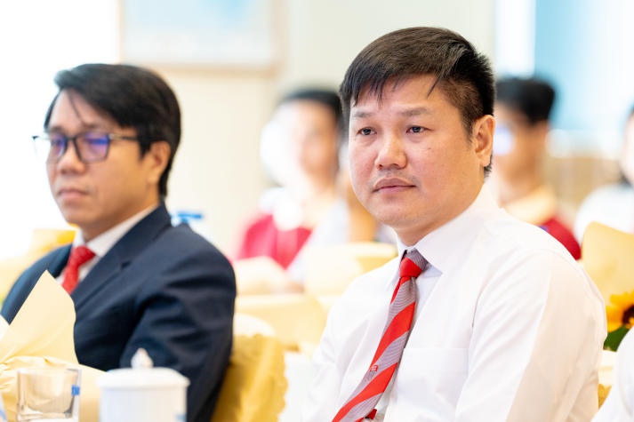 13WIN13 and Thanh Niên Readers Grant Over VND 1 Billion in Scholarships to New Students in Need 58