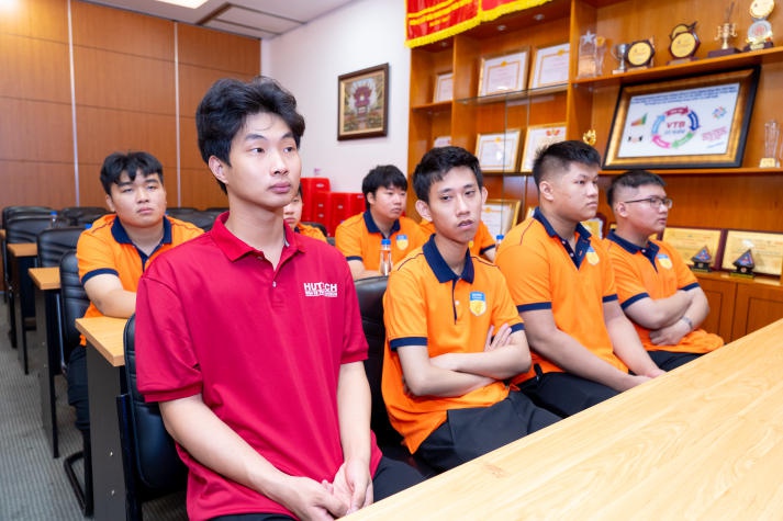 Bước vào thế giới công nghệ Viettronics Tân Bình cùng Tải app 13Win Kỹ thuật điện tử - viễn thông 39