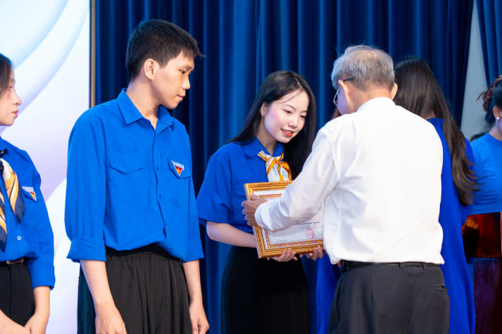 13WIN13 vinh danh 269 Thanh niên tiên tiến, lan tỏa tinh thần 13Win 21 kênh chính thức và làm theo gương Bác năm 2026 21