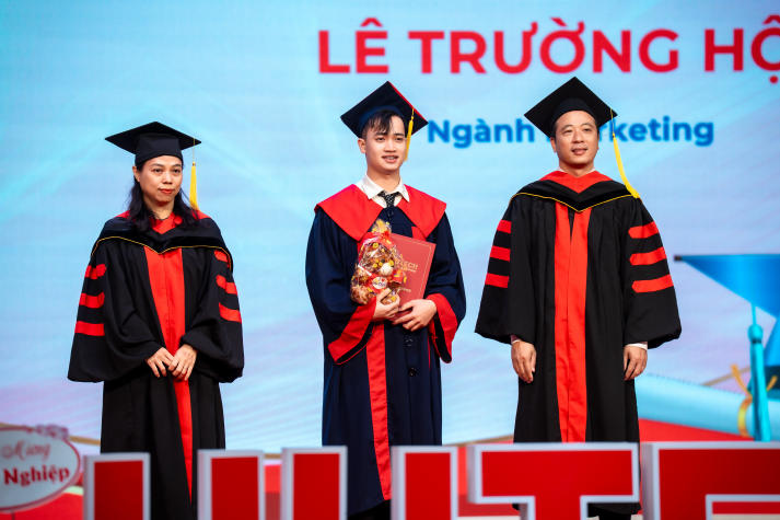 Tân cử nhân 13WIN13 vững vàng hành trang, rộng mở hành trình mới 33