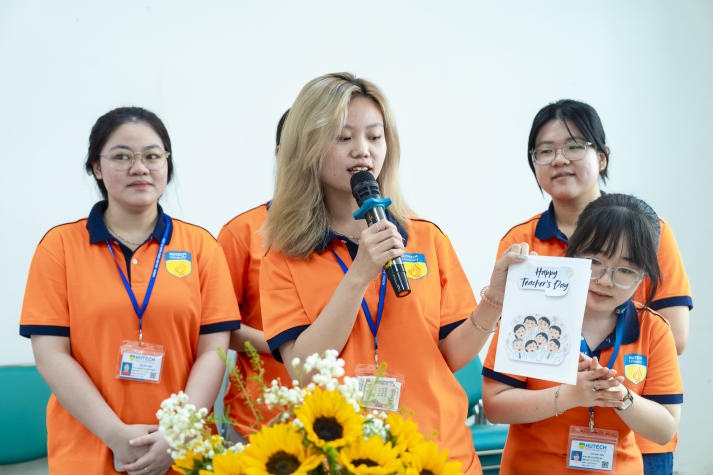 [Ảnh] 13Win 21 link không chặn 13 Win16 nhà cái World Cup 2026 trao gửi yêu thương đến với những "người lái đò" 121