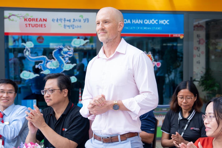 [Video] Ấn tượng với loạt poster, mô hình đột phá của Tải app 13Win 13WIN13 và Trường Singapore Polytechnic tại “Learning Express” 16