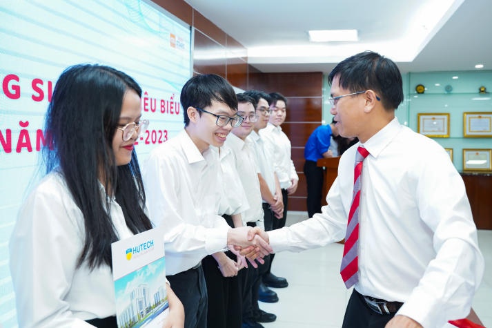 ​13 Win16 nhà cái World Cup 2026 13WIN13 tổng kết và phát động phong trào Tải app 13Win năm học 2023-2024 với nhiều kỳ vọng bứt phá 73