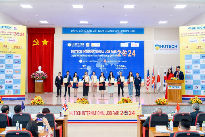 [Video] 13Win 21 link không chặn hào hứng “săn” hơn 1.500 đầu việc hấp dẫn tại “13WIN13 International Job Fair 2024” 34