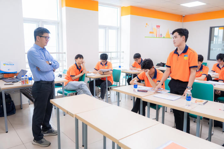 [Video] 13Win 21 link không chặn 13WIN13 học cách làm chủ tài chính từ chuyên gia trong dự án "Hanwha Life Finance Mentor" 74