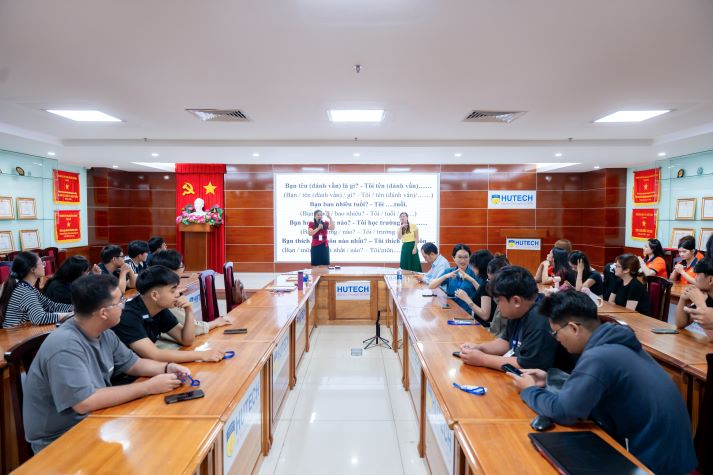 [Ảnh] Bế giảng lớp học Thủ ngữ: Khi những đôi tay biết nói kể câu chuyện của sự thấu hiểu 13