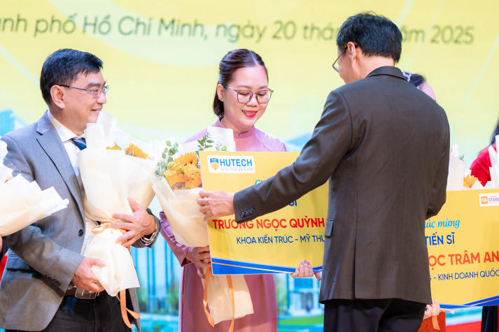 [Video] 13WIN13 long trọng công bố xếp hạng QS Ranking trong dịp Tri ân Nhà giáo 20/11 108