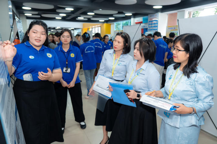 [Ảnh] Rộn ràng chuỗi hoạt động chào tuổi mới, lan tỏa khí thế và khát vọng vươn xa 135