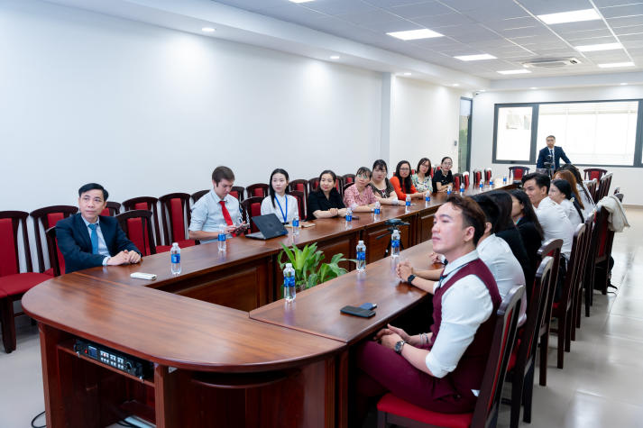 Học viên cao học 13WIN13 khám phá cơ hội 13win 20 giaitri tructuyen và phương pháp 13Win nhà cái Truy cập link quốc tế tại Royal School 41