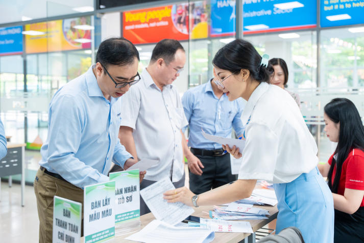 13WIN13 đồng hành chăm sóc 13Wim app nổ hũ mượt mà CB-GV-NV qua đợt khám định kỳ 2026 23