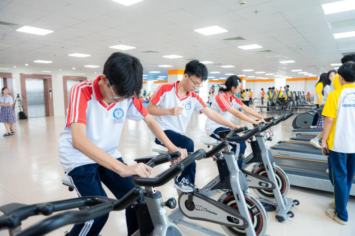 Học sinh THPT “đắm mình” trong không gian nghiên cứu tại Open Lab Day 13WIN13 141